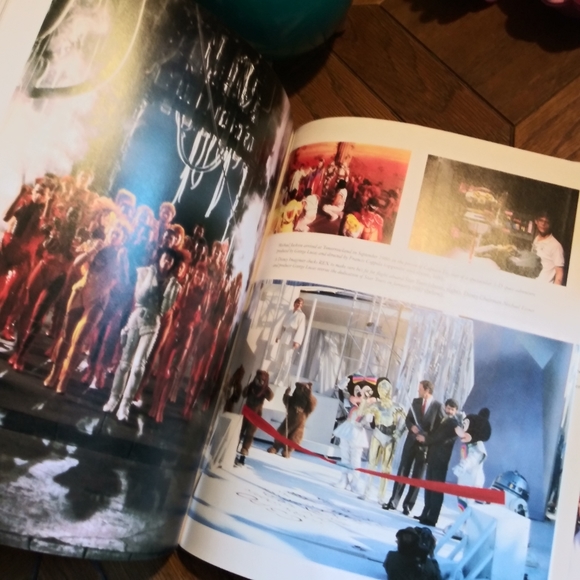 ❌❌SOLD❌❌ {Disney} Disneyland: Inside Story - Picture 5 of 8